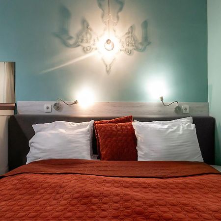 Apart Hotel Michelle Одеса Екстериор снимка