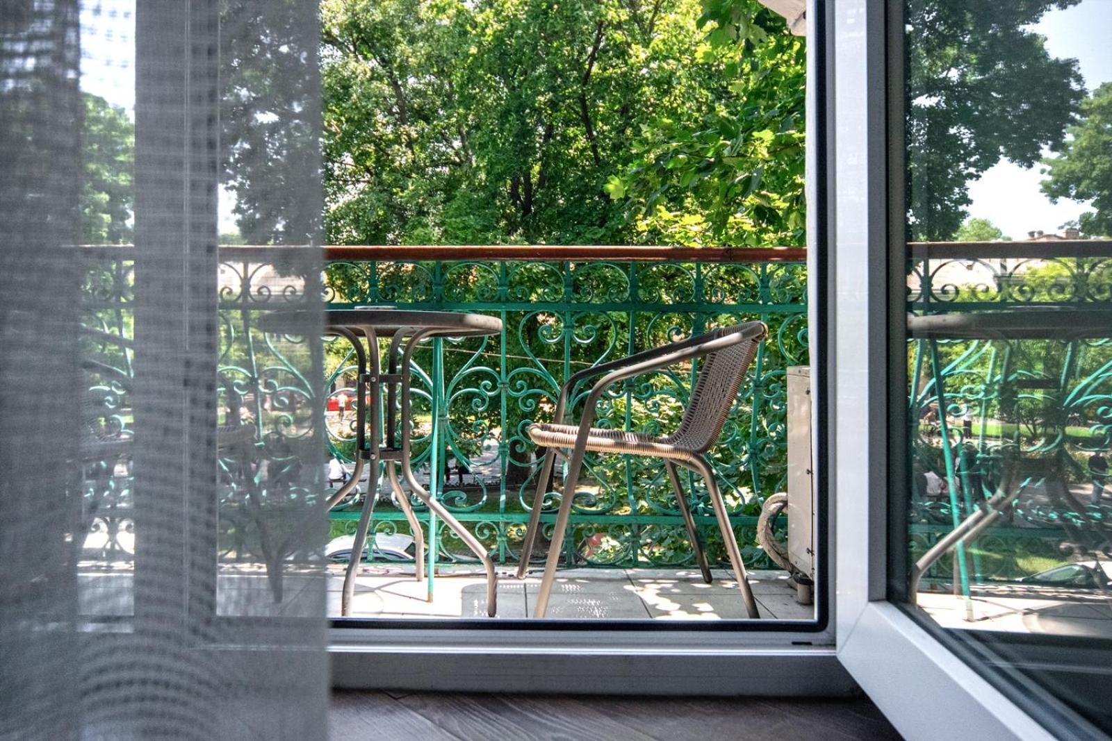 Apart Hotel Michelle Одеса Екстериор снимка