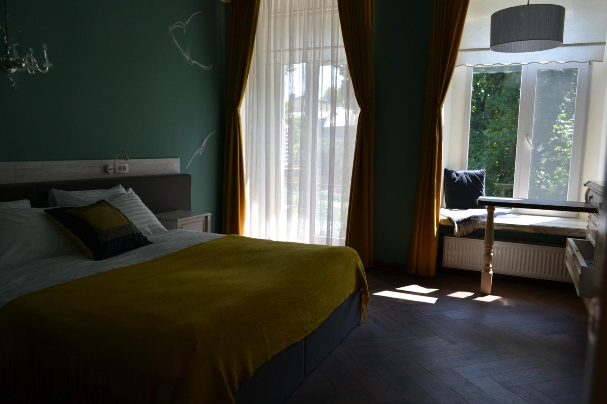 Apart Hotel Michelle Одеса Екстериор снимка