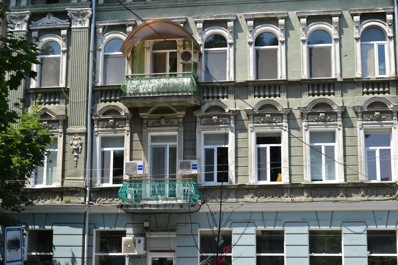 Apart Hotel Michelle Одеса Екстериор снимка