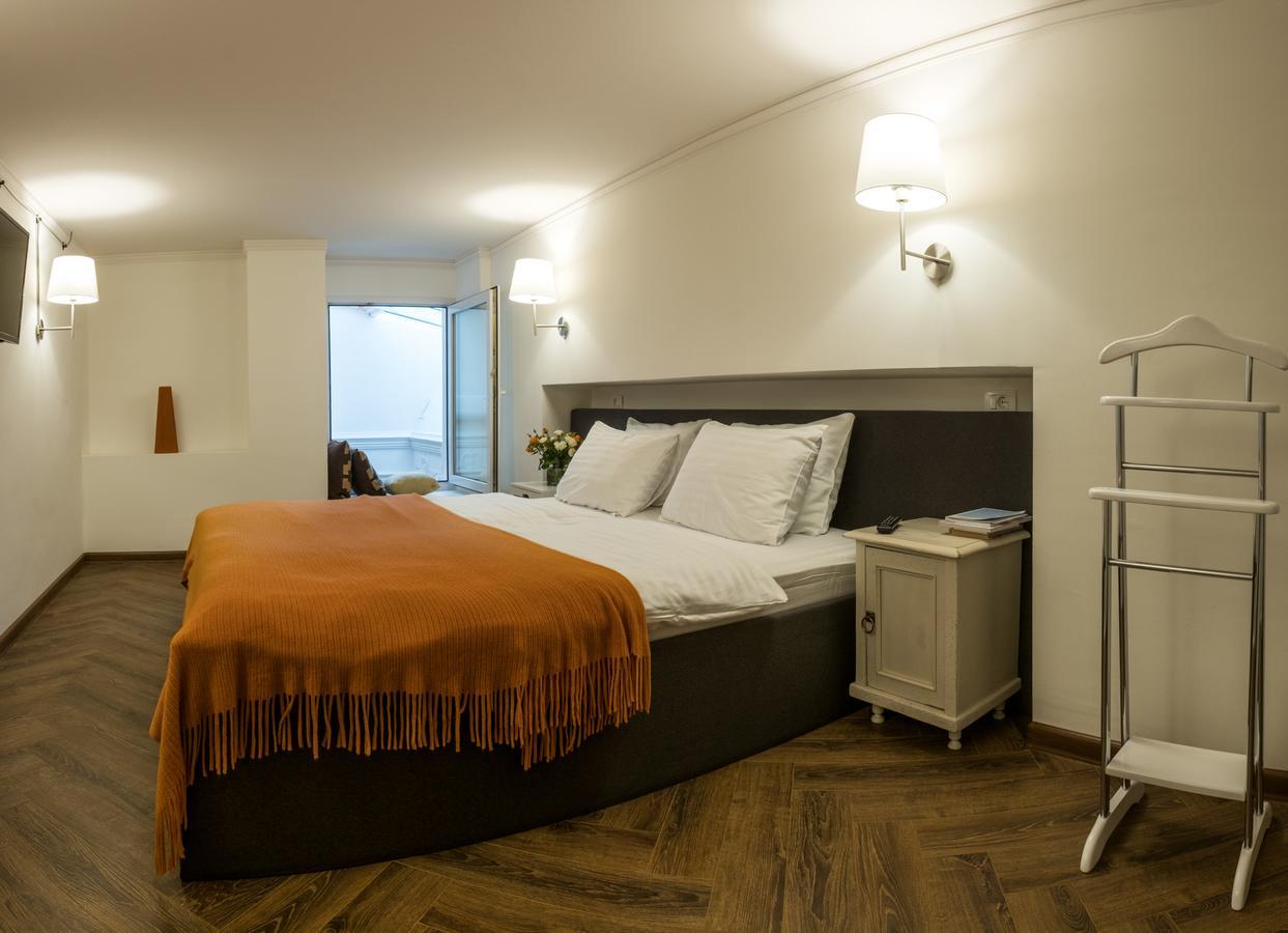 Apart Hotel Michelle Одеса Екстериор снимка